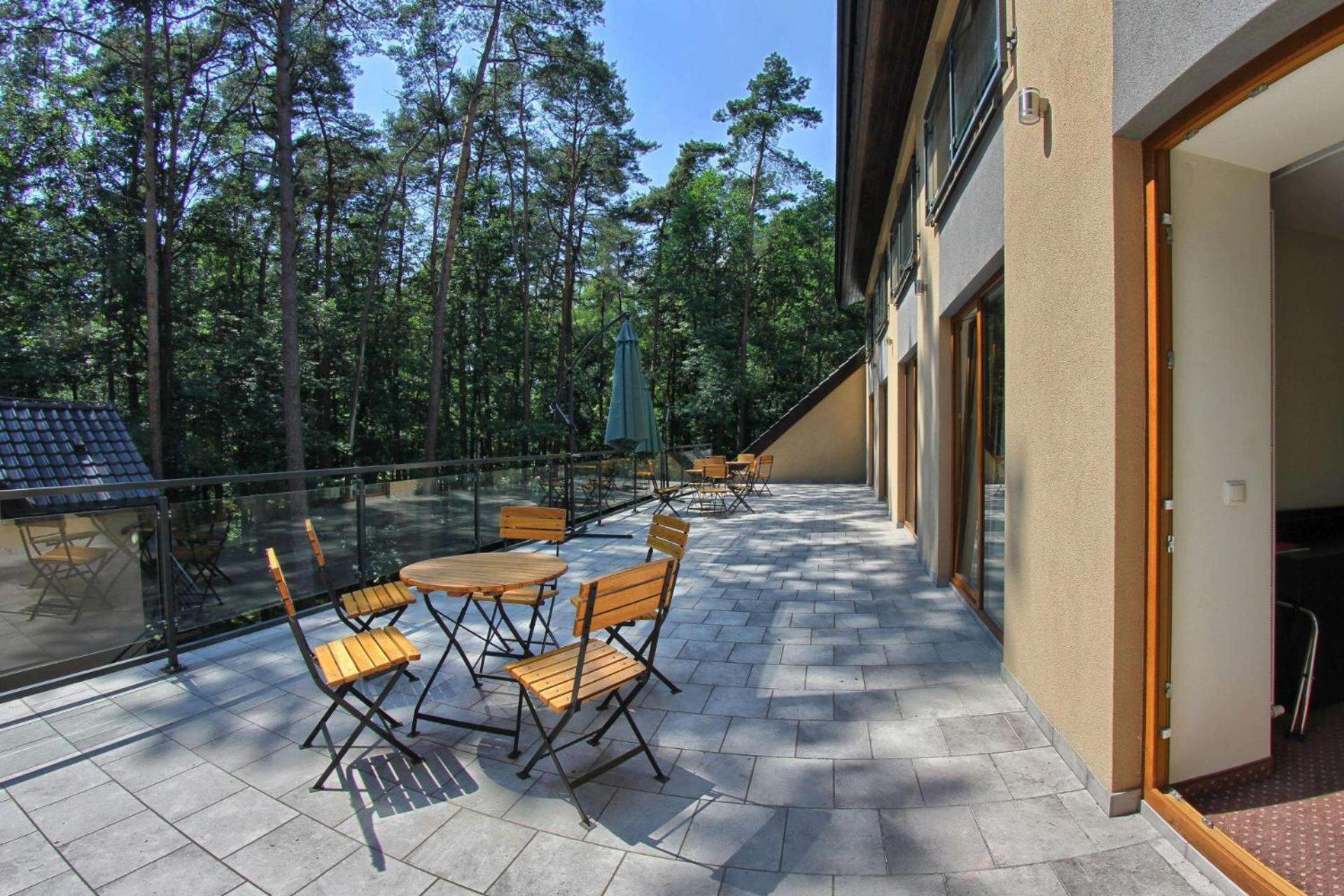 Hotel Zacisze Турава Екстериор снимка