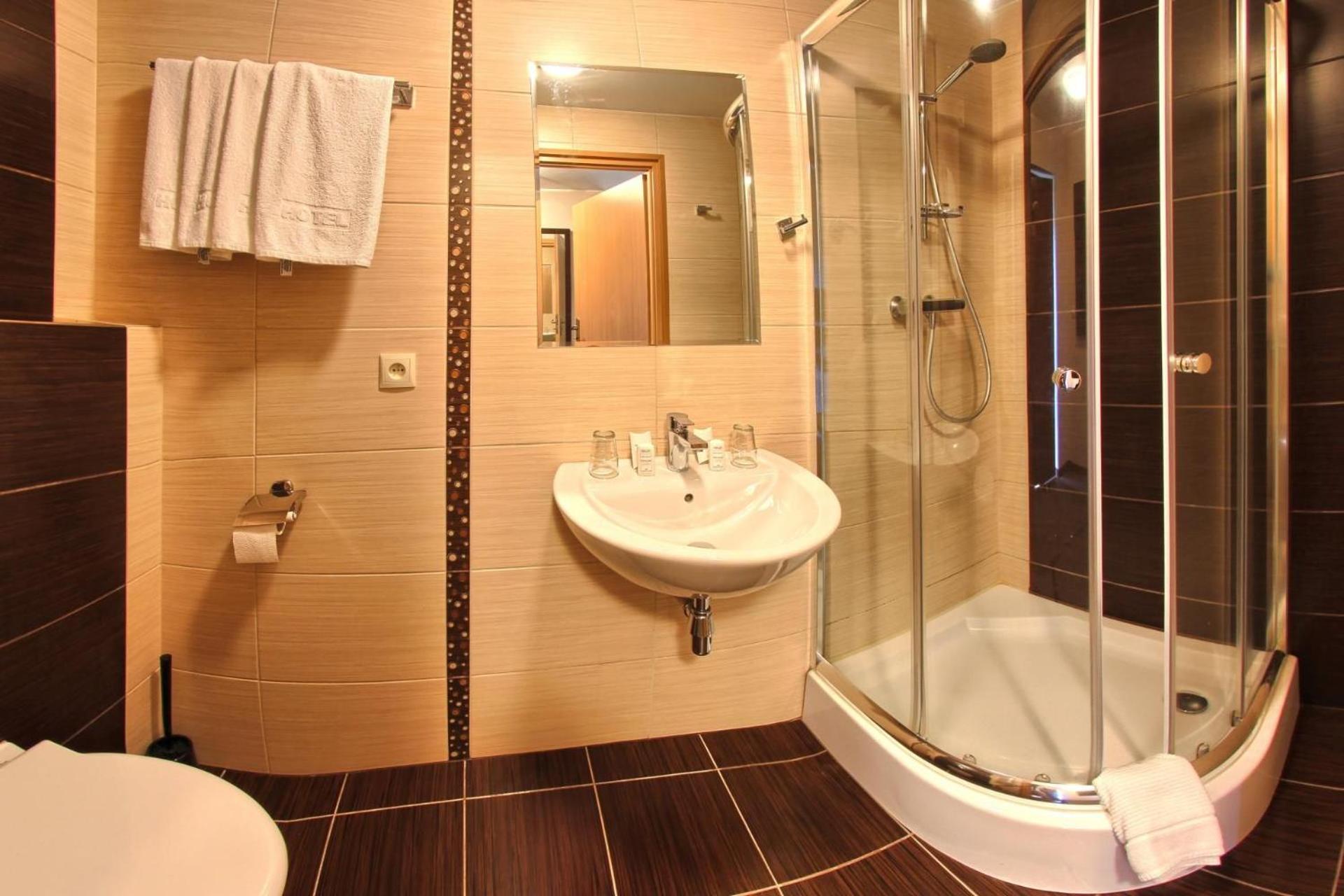 Hotel Zacisze Турава Екстериор снимка