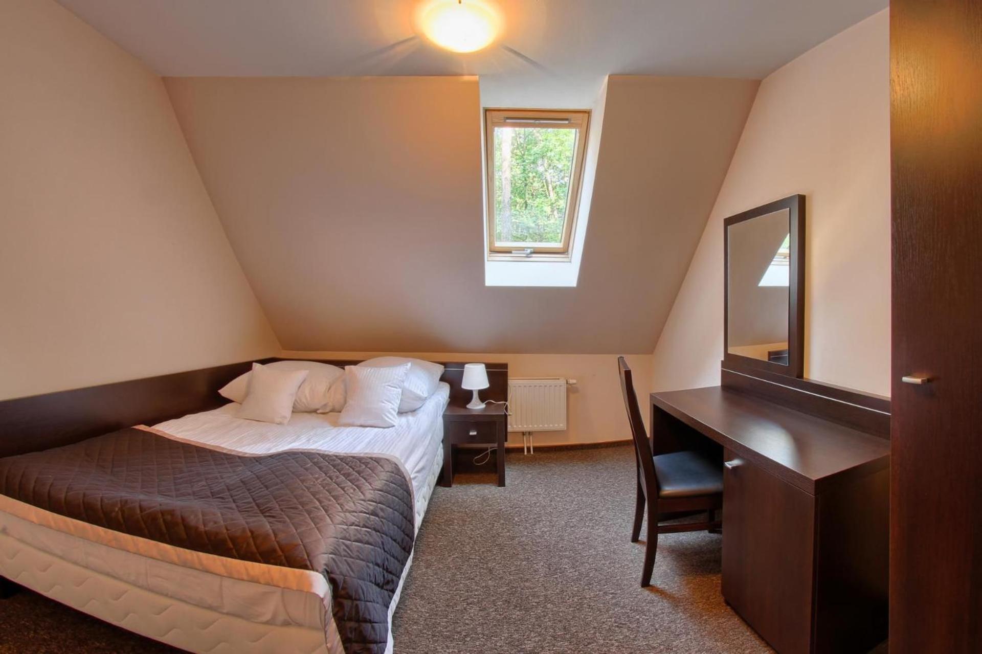 Hotel Zacisze Турава Екстериор снимка