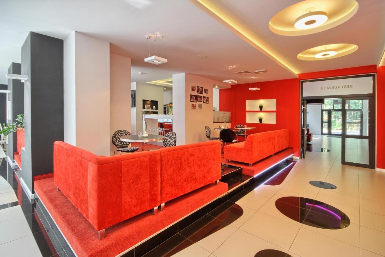 Hotel Zacisze Турава Екстериор снимка
